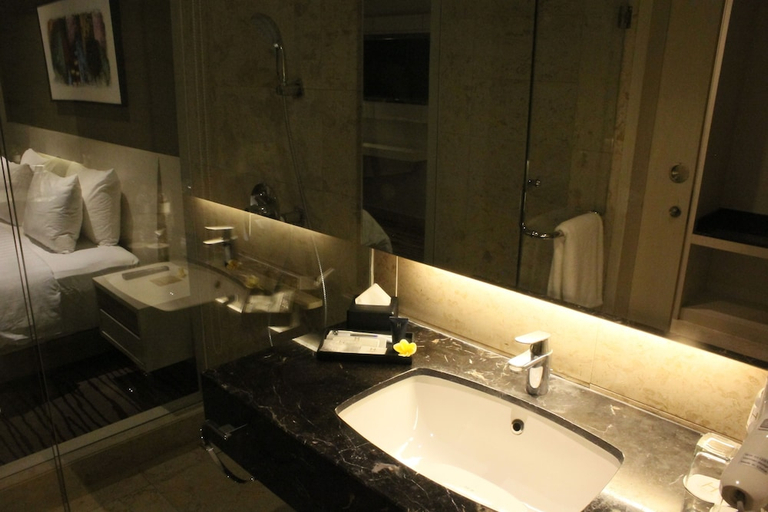 bathroom 7