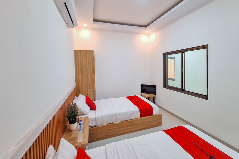 Bedroom 5, RedDoorz Syariah @ Boemi 2 Guesthouse Tasikmalaya, Tasikmalaya