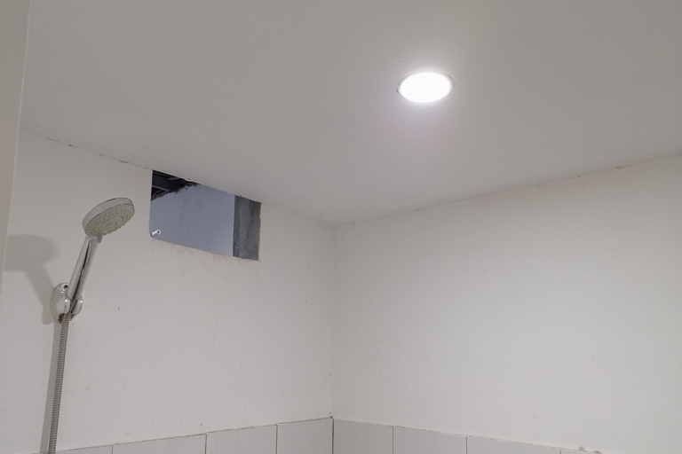 Bathroom 5, Kost 48 Surabaya, Surabaya