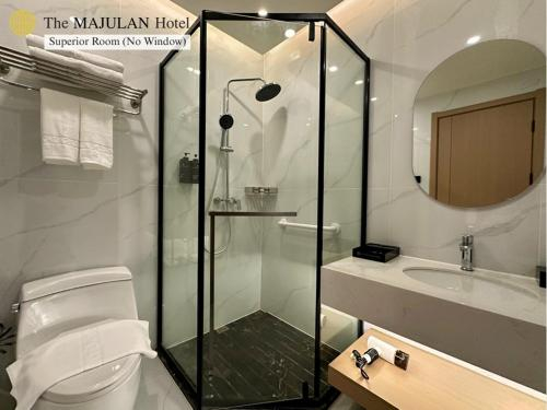Others 5, The MAJULAN Hotel, Penampang