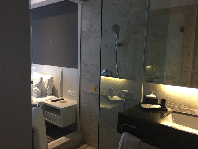 bathroom 9