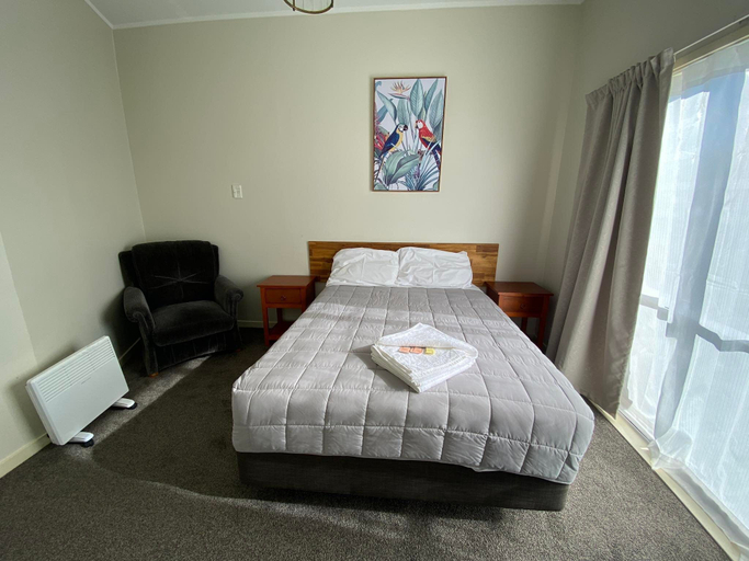 Others 4, Airport Westney Lodge, Manukau