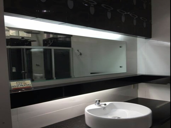 Bathroom, Anavada Suites, Davao City