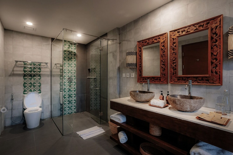 bathroom 10