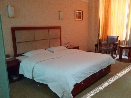 Bedroom 4, Huyang Business Hotel, Bayin'gholin Mongol