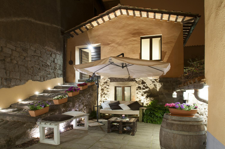 Others 2, A Priori Guest House, Viterbo