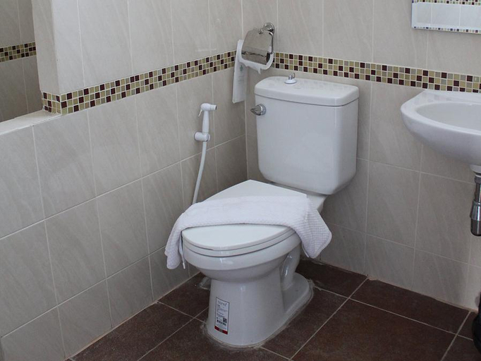 Bathroom, Chada View Resort, Muang Kalasin