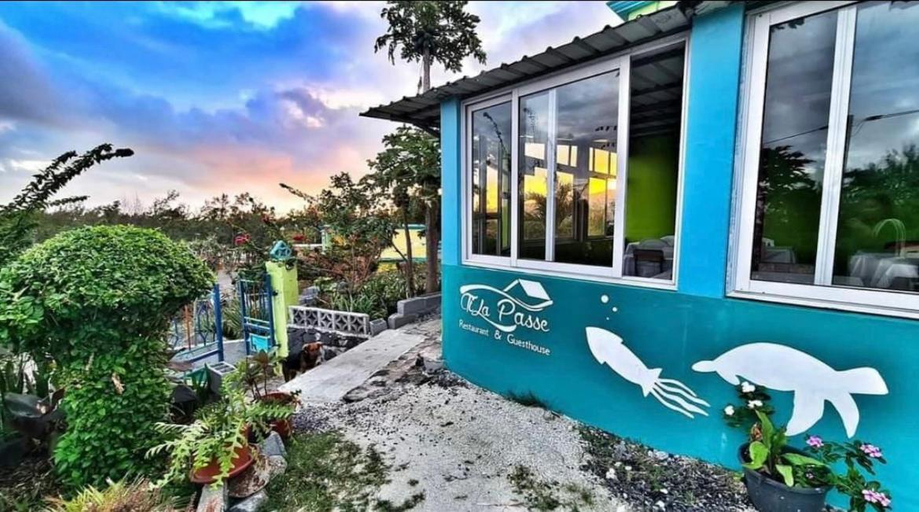 Others 3, Tilapasse resto & guest house