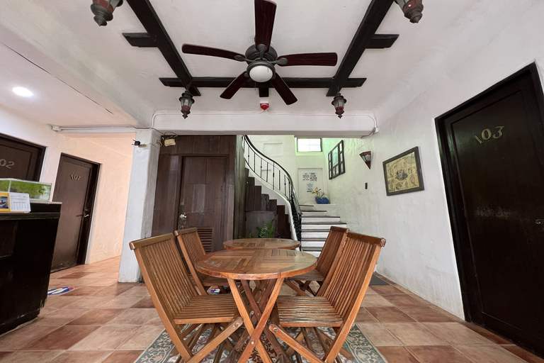 Public Area 3, Bangera Inn, Puerto Galera