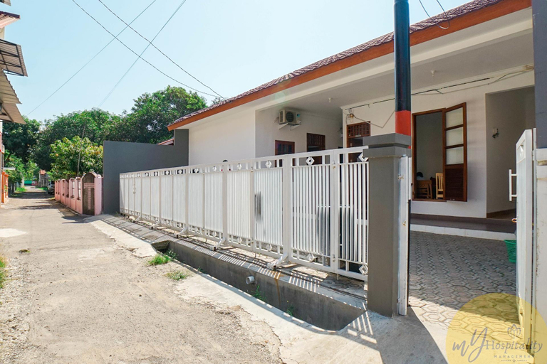 Public Area 3, Anggrek Guest House Cirebon, Cirebon