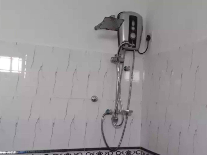 Bathroom 2, Ashen's Beach House, Hikkaduwa