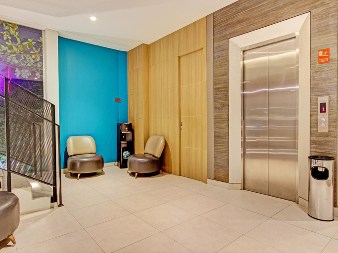 Public Area 2, Townhouse Oak Ixo Hotel, Semarang
