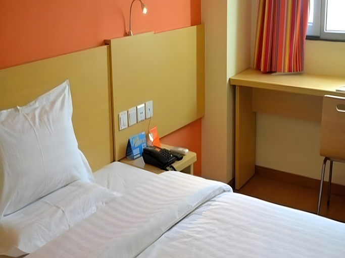 Bedroom 2, 7 Days Inn Huludao Railway Station Plaza, Huludao