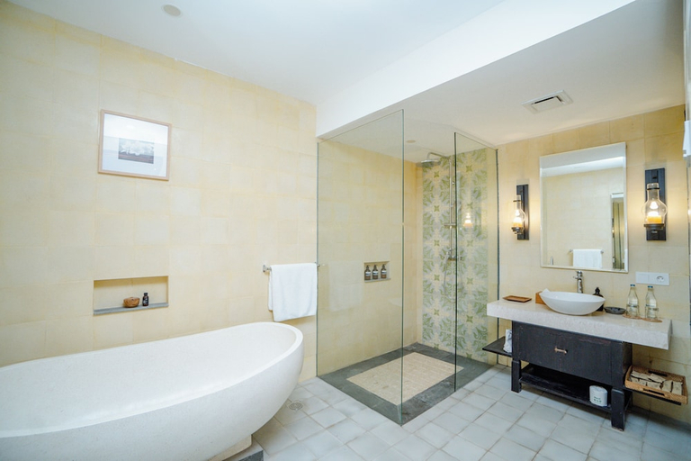 bathroom 5