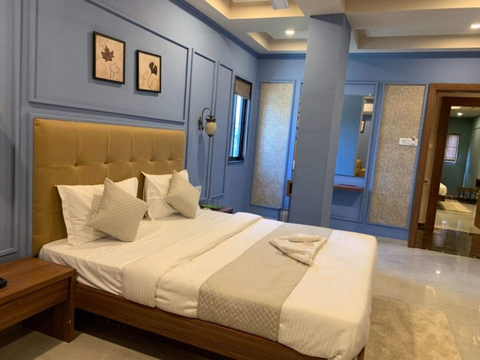 Others 4, Hotel Radha krishna, Anand