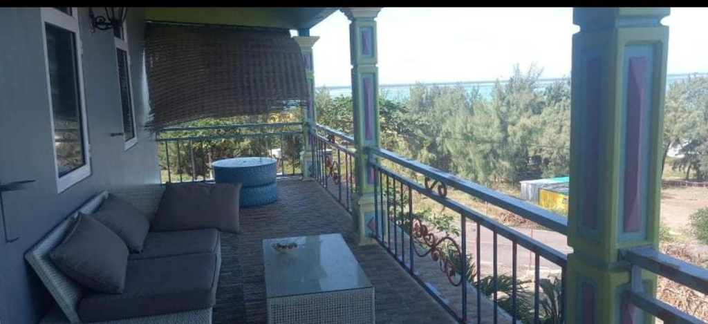 Others 4, Tilapasse resto & guest house