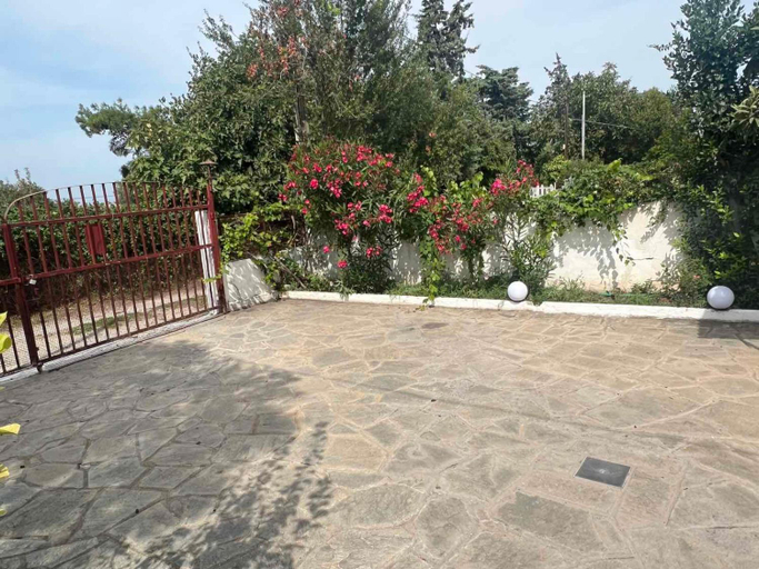 Others 3, Villa Julia, Central Macedonia