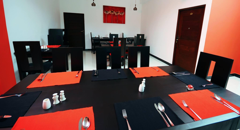 Food & Drinks 3, City Stay, Akmeemana