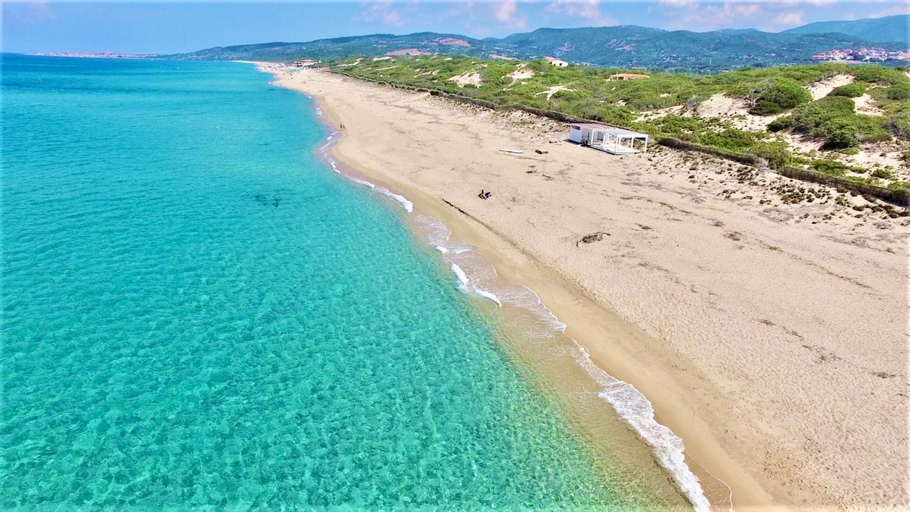Others 3, B&B with swimming pool between sea and countryside, Olbia-Tempio