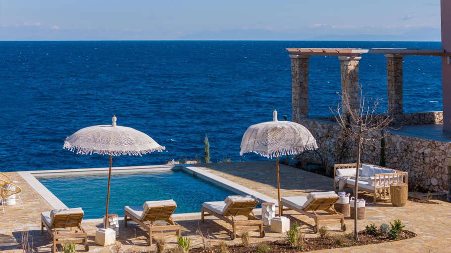 5, Evilia Beach Villa with Private Pool, Ionian Islands