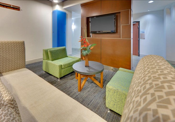Public Area, Holiday Inn Express & Suites DENTON NORTH by IHG, Denton