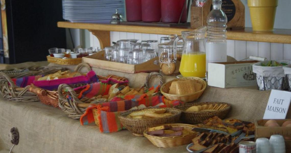 Others 5, Kyriad Direct Saintes, Charente-Maritime