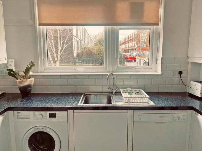 Others 4, Albert Bridge spacious double room, London