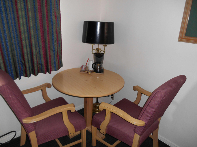 Bedroom 3, GuestHouse Enumclaw, King