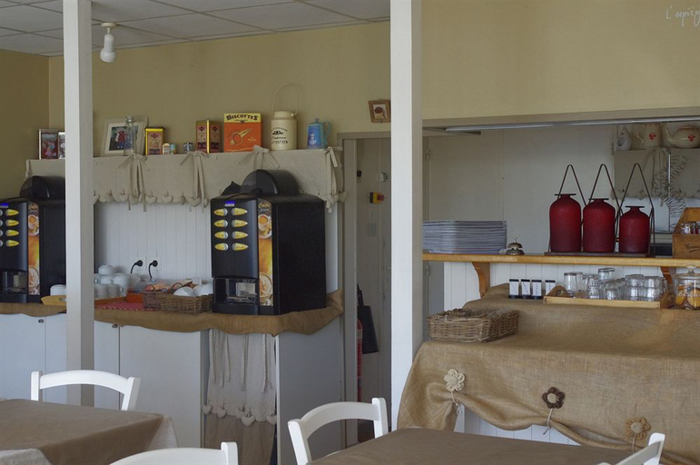 Others 5, Kyriad Direct Saintes, Charente-Maritime