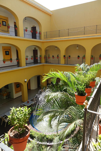 Others 5, Hotel America, Colima