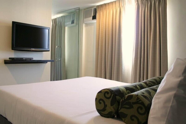 Bedroom 5, Green Glass Hotel, Calamba City