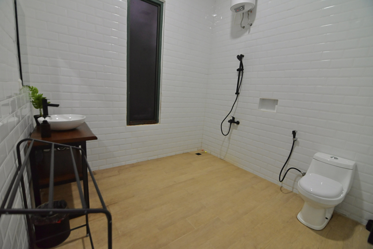 Bathroom 4, Villa Serenitea, Bogor
