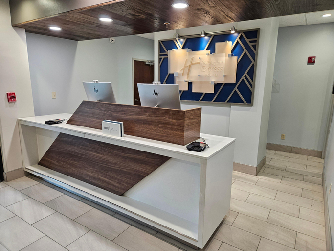 Public Area, Holiday Inn Express & Suites CINCINNATI-BLUE ASH by IHG, Cincinnati