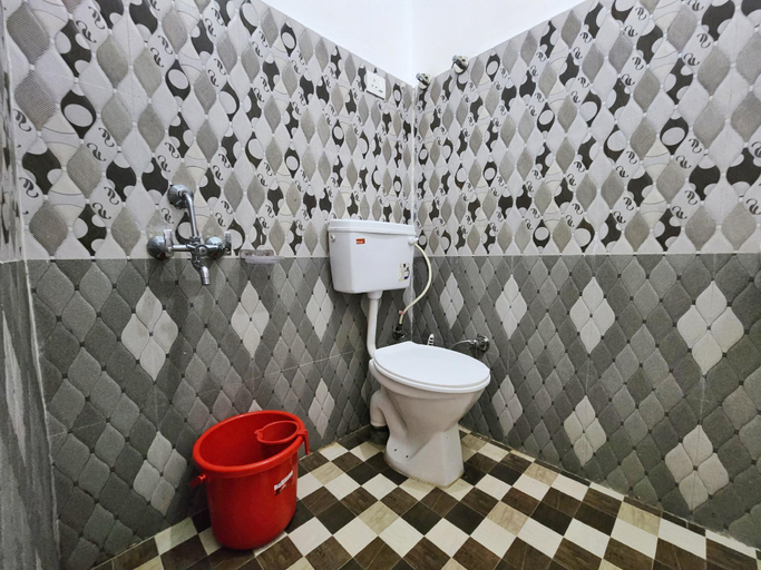 Bathroom, Dream Inn Bir, Kangra
