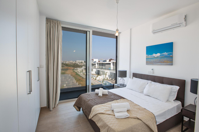 Others 2, Villa Prol17, Exquisite 5bdr Villa with Pool, Close to Fig Tree Bay Beach