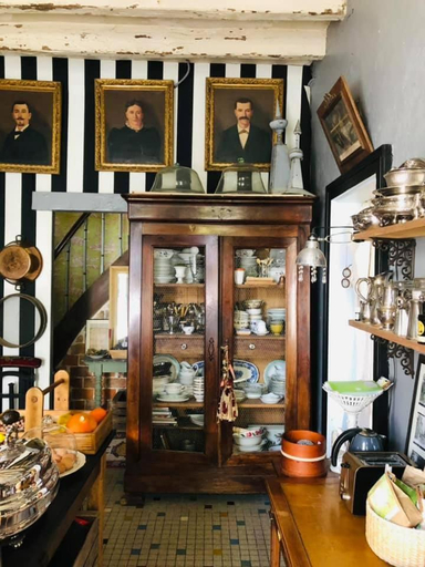 Others 5, Maison d'hotes "les volets verts" et sa brocante, Indre