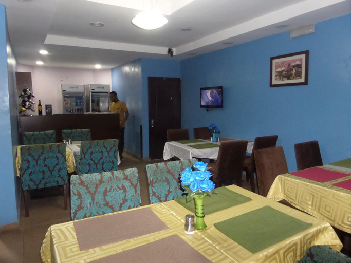 Food & Drinks 5, Downtown Royal Hotel GRA, Kosofe