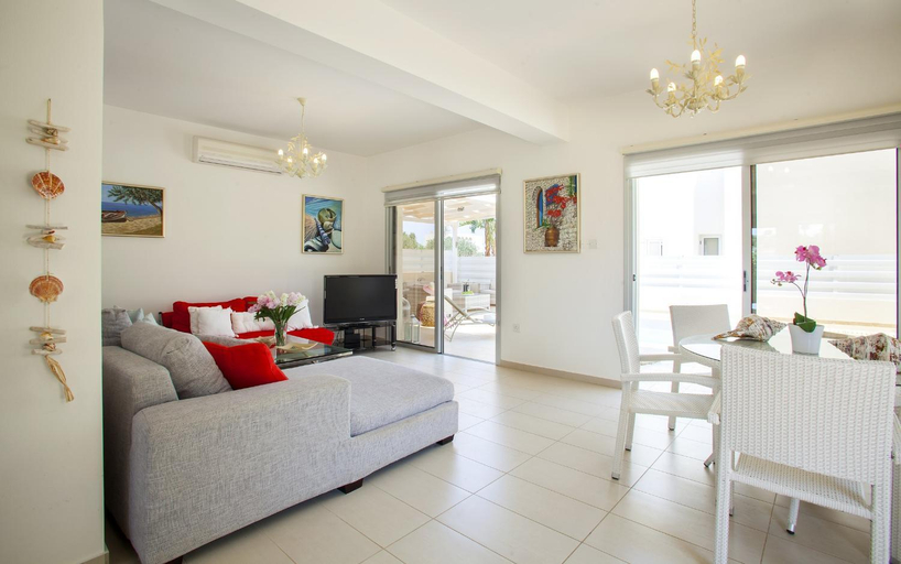 Others 3, Villa Posidonas 3