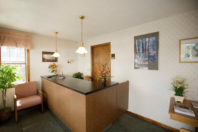Public Area 2, Adirondack Retreat Inn & Suites, Warren