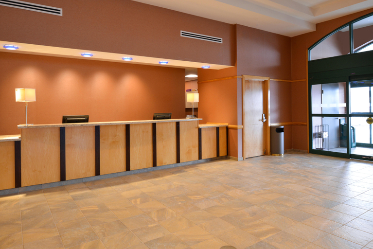 Public Area, Holiday Inn Express BREEZEWOOD by IHG, Bedford