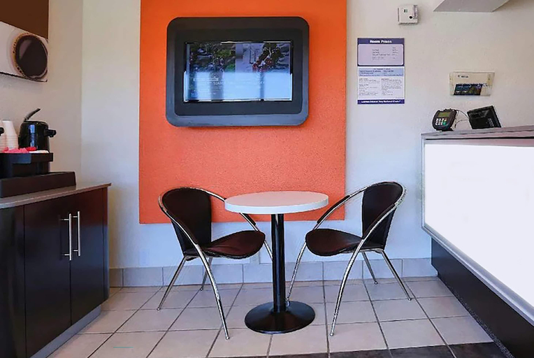 Public Area, Super 8 by Wyndham Walnut Creek, Contra Costa