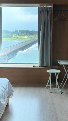 Others 3, Beau Blue Pension, Jeju