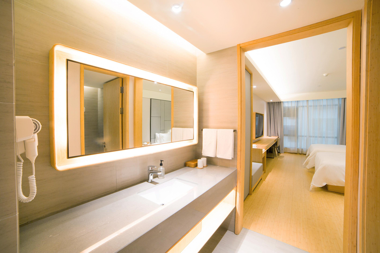 Bathroom 4, Ji Hotel (Guangzhou Baiyun Airport), Guangzhou