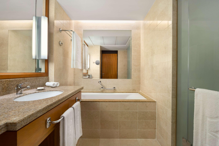 Bedroom 3, Doubletree by Hilton Muscat Al Waha, Muscat