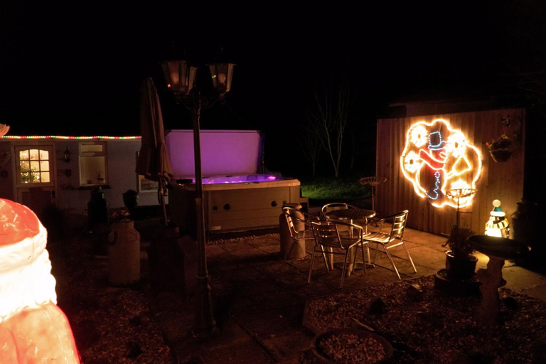 Others 3, Hot Tub Hideaway, Devon