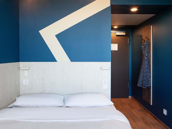 Bedroom 3, ibis budget Hotel Berlin Airport (recently opened), Berlin