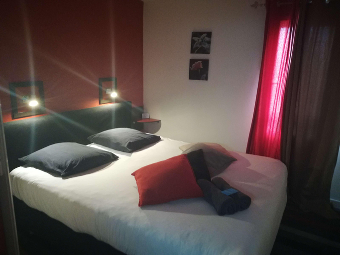 Bedroom 3, Kyriad Direct Saintes, Charente-Maritime