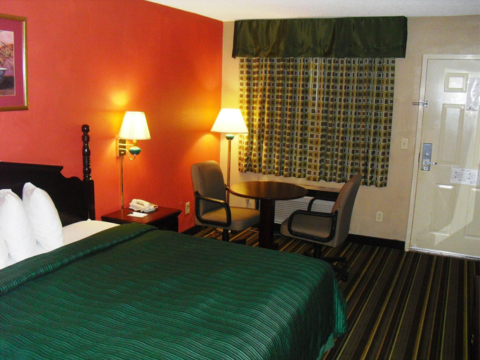 Bedroom 3, Quality Inn & Suites Macon North, Bibb