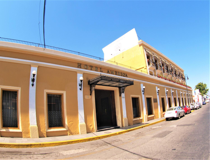 Others 4, Hotel America, Colima