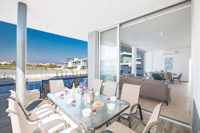 Others 3, Villa Prol17, Exquisite 5bdr Villa with Pool, Close to Fig Tree Bay Beach